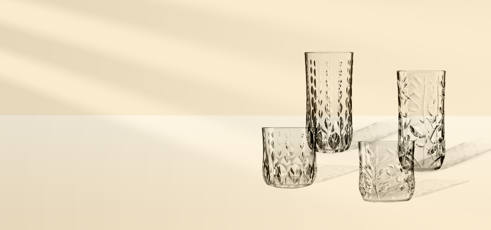 Impress Guests Instantly with Designer Acrylic Glassware Sets for Dining